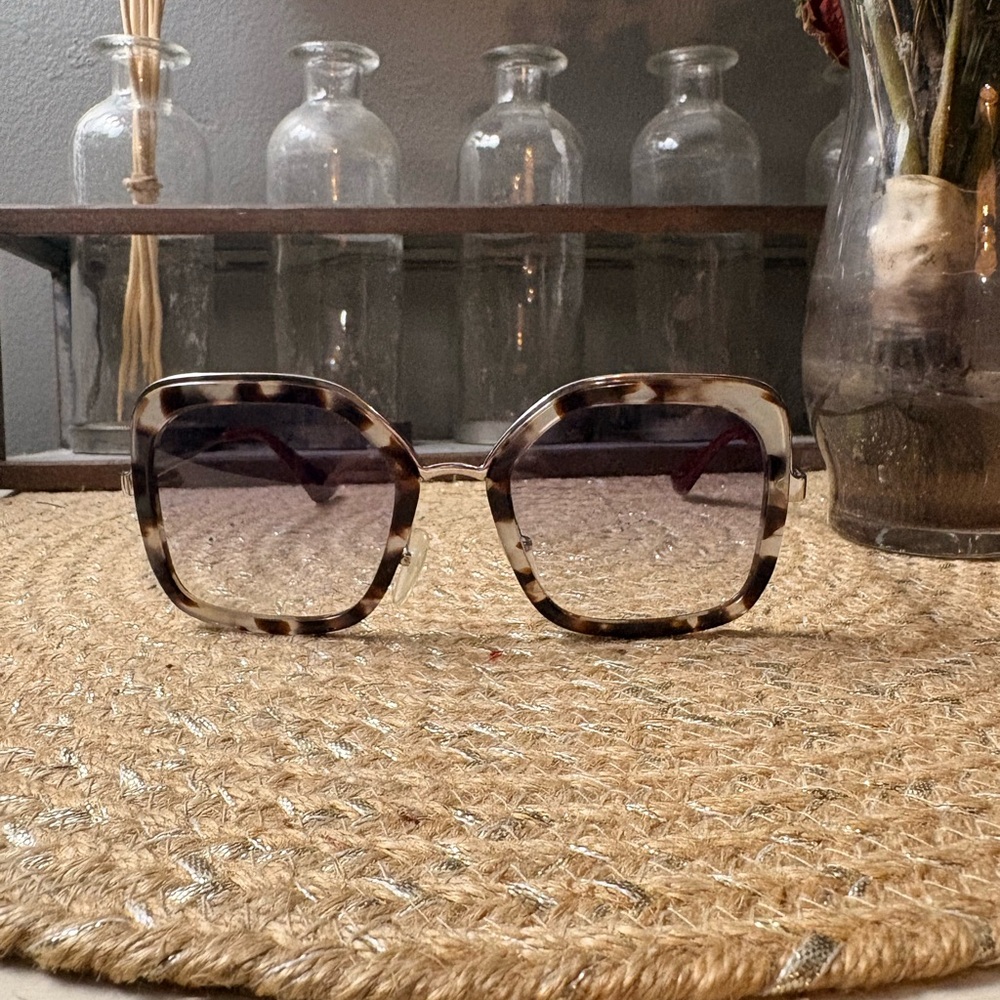 Prada SPR 57U Tortoise Oversized Square‎ Sunglasses 54mm Made in Italy - Picture 2 of 10